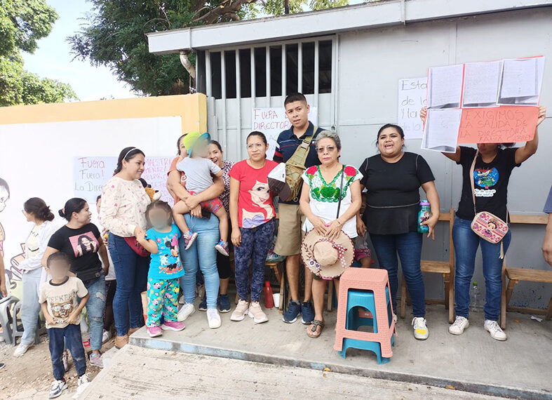 Padres de familia toman kínder