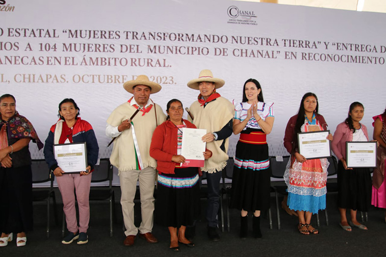 Entrega premio estatal “Mujeres Transformando Nuestra Tierra”