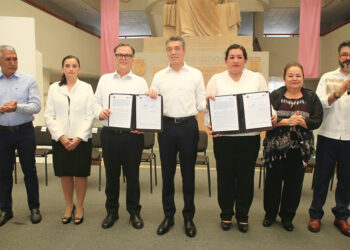 Atestigua firma para el cumplimiento de Ley 3 de 3