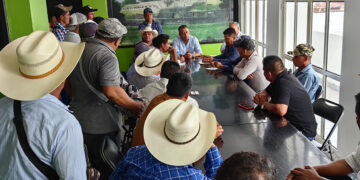 Atiende a pobladores de Monte Líbano