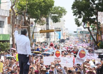 Cierra filas el pueblo entorno a Carlos Morales