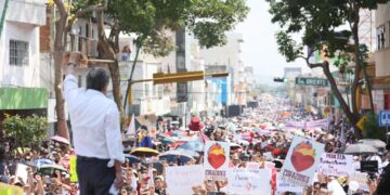 Cierra filas el pueblo entorno a Carlos Morales