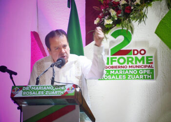 Rinde su segundo informe de gobierno