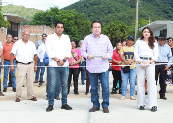 Mariano Rosales inauguró calles en Nambiyuguá