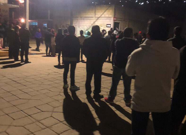 Agredió a su ex y se fue al bote