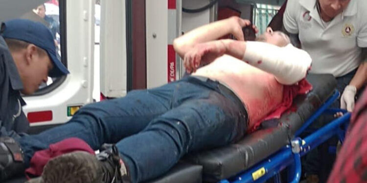 Atacan a ex director de policía