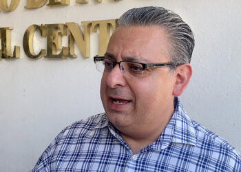 Autoridades y notarios, de la mano para combatirlos