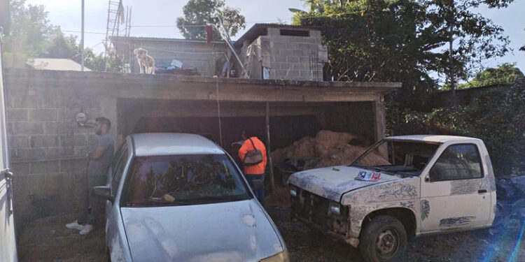 Escapó por la puerta falsa