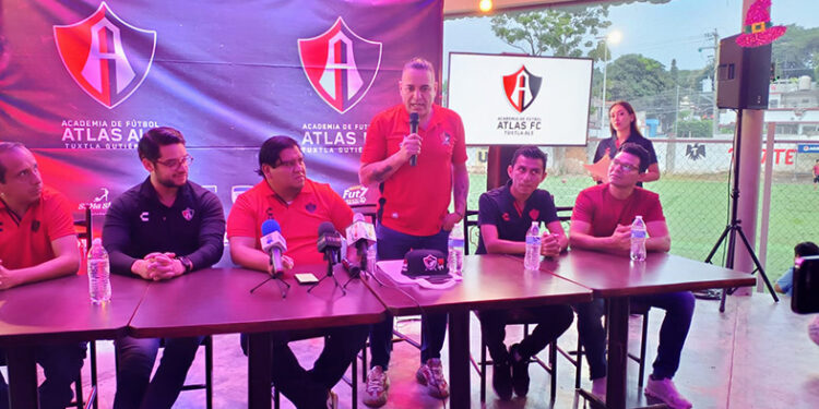 Academia Atlas abre sus puertas en Tuxtla