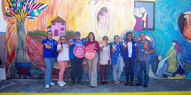 Entregan mural“Donde hay un sueño,hay un camino”