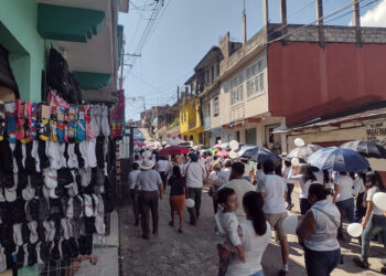 Con una marcha piden paz y justicia