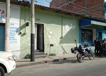 Durmió con el muerto