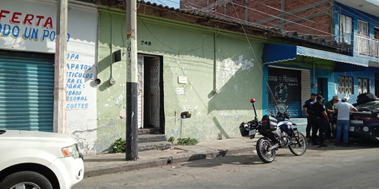 Durmió con el muerto