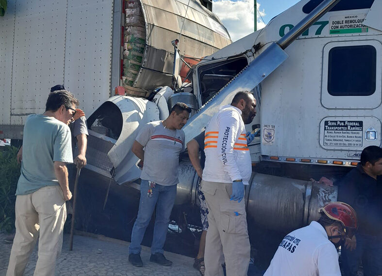 Trailer sin frenos en La Pochota