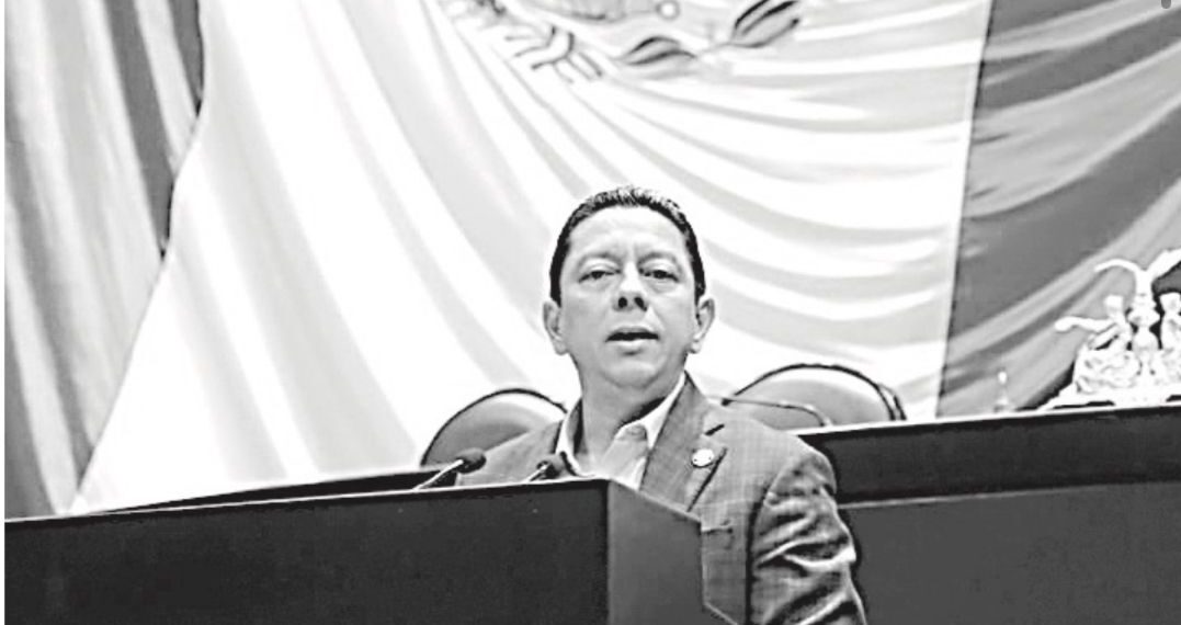 Presentó iniciativa de ley