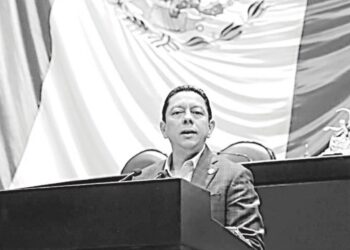 Presentó iniciativa de ley