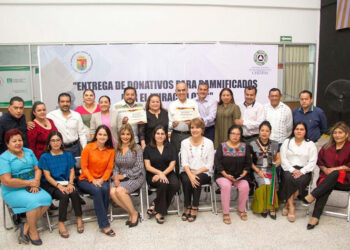 Entrega donativo para damnificados por “Otis”