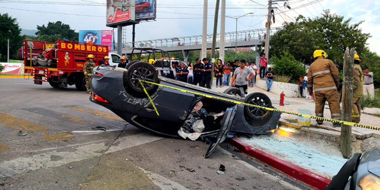 Quedó mirando al cielo