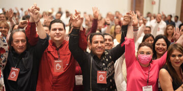 Se reúne con el consejo estatal de Morena