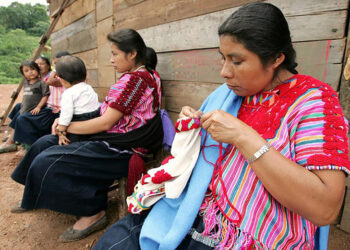 Mujeres enfrentan muchos obstáculos
