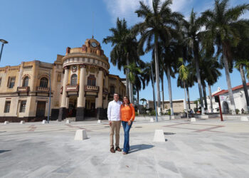 Inauguró el parque central