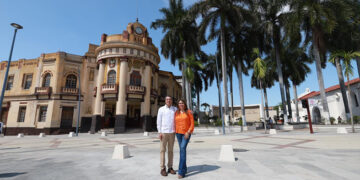 Inauguró el parque central