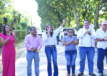 Inaugura camino en Nueva Granada