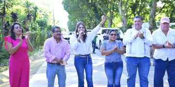 Inaugura camino en Nueva Granada