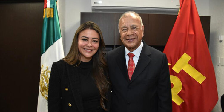 Brinda PT todo el apoyo a Sasil de León