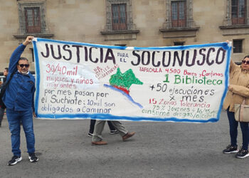 Protestan en Palacio Nacional