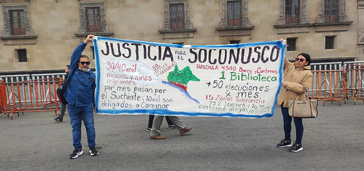 Protestan en Palacio Nacional