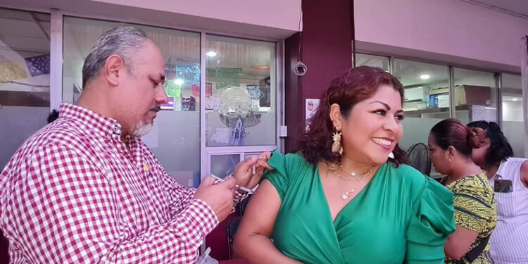 Ponen en marcha campaña de vacunación