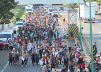 Se unen mil más al contingente