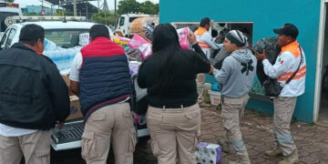 Entregan ayuda humanitaria