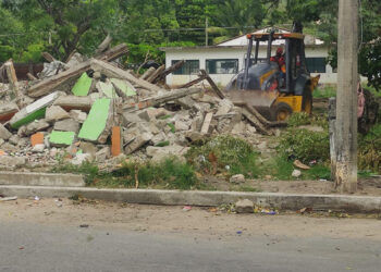 Comienza la demolición de casas
