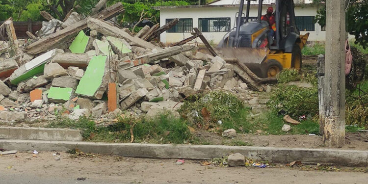 Comienza la demolición de casas