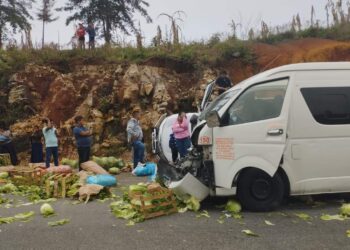 Pasajeros exigen a agencia de viajes el pago de daños