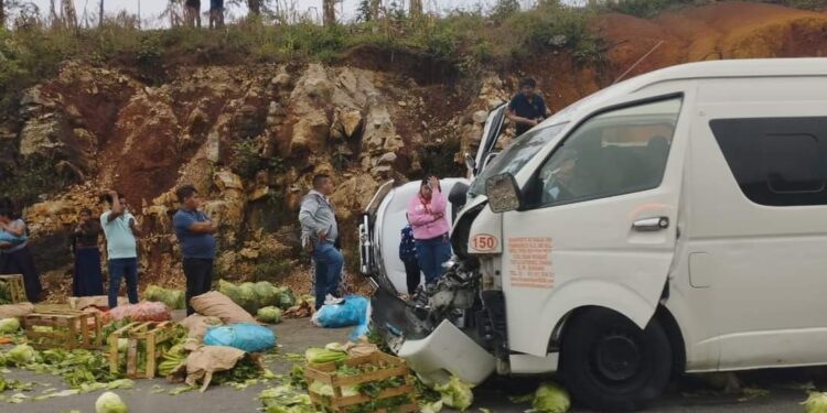 Pasajeros exigen a agencia de viajes el pago de daños