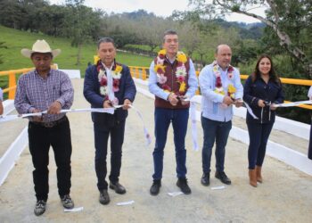 En Chilón, inaugura Rutilio Escandón puente vehicular para mayor bienestar y seguridad de las comunidades