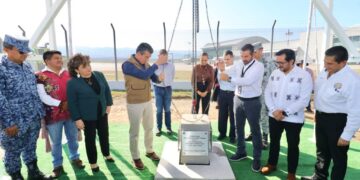 Rutilio Escandón coloca primera piedra de segunda ampliación del Aeropuerto Internacional “Ángel Albino Corzo”