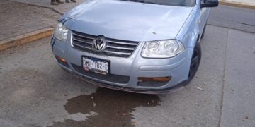 Tráiler  derrama aceite  y provoca accidente en el Libramiento Norte