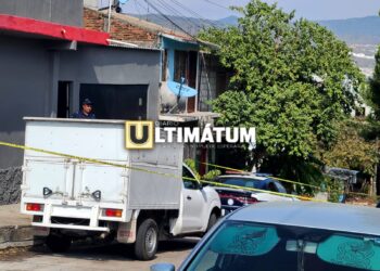 Localizan a hombre sin vida en el interior de su casa; presumen falleció de un paro cardiaco