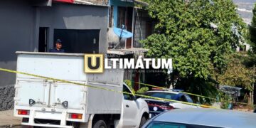 Localizan a hombre sin vida en el interior de su casa; presumen falleció de un paro cardiaco