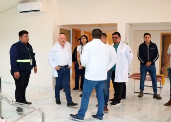 Dr. Pepe Cruz constata avances de la Clínica de Parto Humanizado