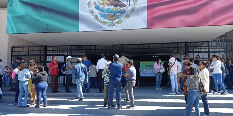 Trabajadores de Educación exigen homologación de salarios