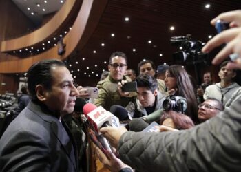 Eduardo Ramírez se suma a la propuesta de AMLO para impugnar nueva norma que criminaliza a migrantes