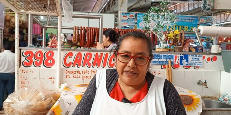 ¡Con la carne de puerco no! Locatarios prevén aumento en el precio