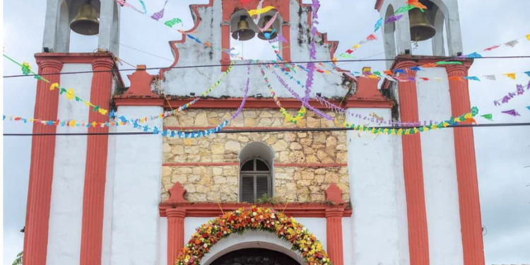 Ni Dios lo quiera; por temor cancelan misas en Altamirano