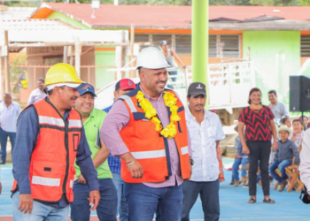 Tony Orozco entrega domo en Ocotal Maravilla