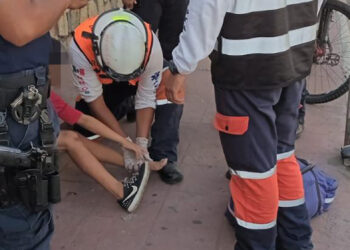 Lo revolcó una moto